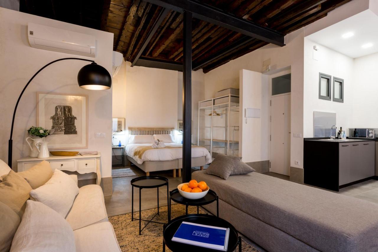 Oak & Sandstone Studio - Space Maison Apartments Sevilla Exterior foto